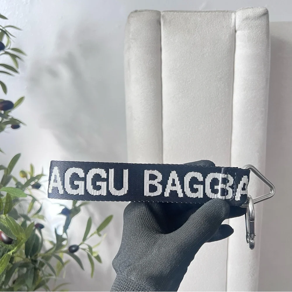 ིྀི ˚𓃹Black Baggu Keychain    ིྀི ˚𓃹 - Picture 3 of 8